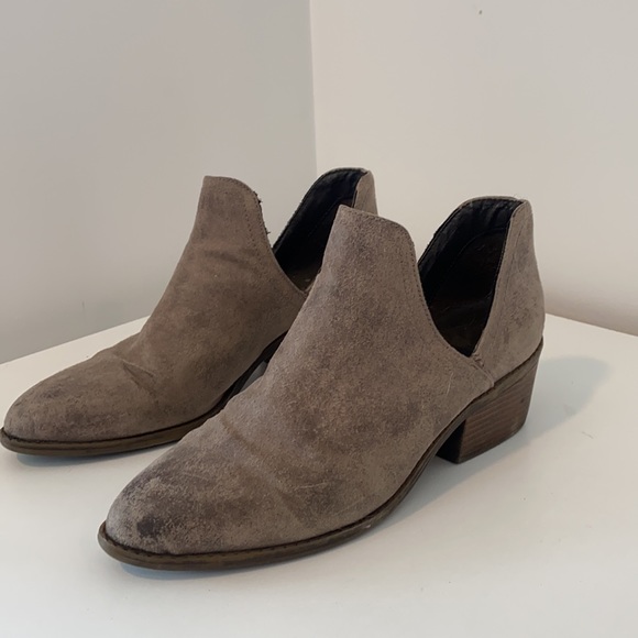 Comfortable suede like ankle booties - Picture 3 of 5